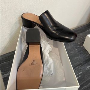 Black leather 7 1/2 medium from Nordstrom
￼
￼